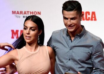 جورجينا الجميلة بقميص نادي النصر السعودي