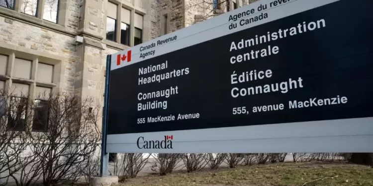 وظائف شاغرة برواتب عالية لدى وكالة الإيرادات الكندية  CRA