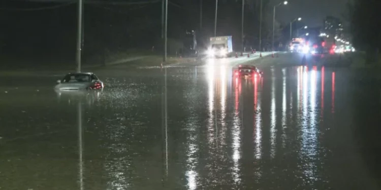 عودة فتح بعض الطرق التي أُغلِقتها المياه في ميسيساجا