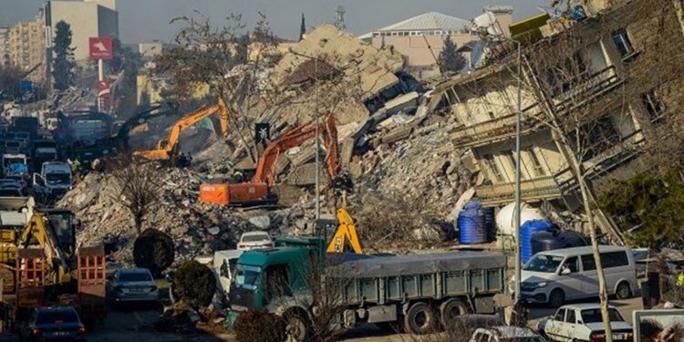 22 ألف قتيل حصيلة الزلزال الكبيرة بعد 4 ايام