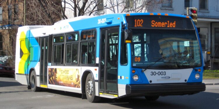 تطبيق لمساعدة سكان مونتريال على تتبع مسار الحافلات