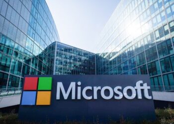 روبوت مايكروسوفت يريد أن يصبح إنسانا