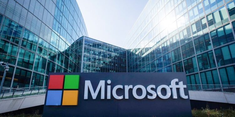 روبوت مايكروسوفت يريد أن يصبح إنسانا