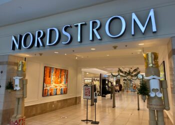 شركة Nordstrom في كندا تبدأ بيع التصفية اليوم