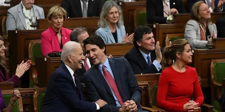 هدية “شوكولاتة السلام” من عائلة سورية لبايدن