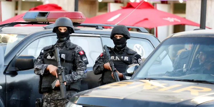 ضبط أسلحة نارية و كمية من المخدرات شمال مونتريال خلال مداهمة للشرطة