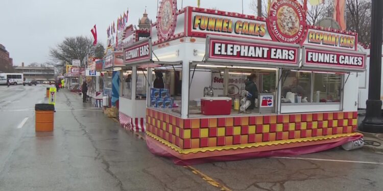 أسواق مونتريال العامة تستضيف مهرجانات القيقبMaple Festivals